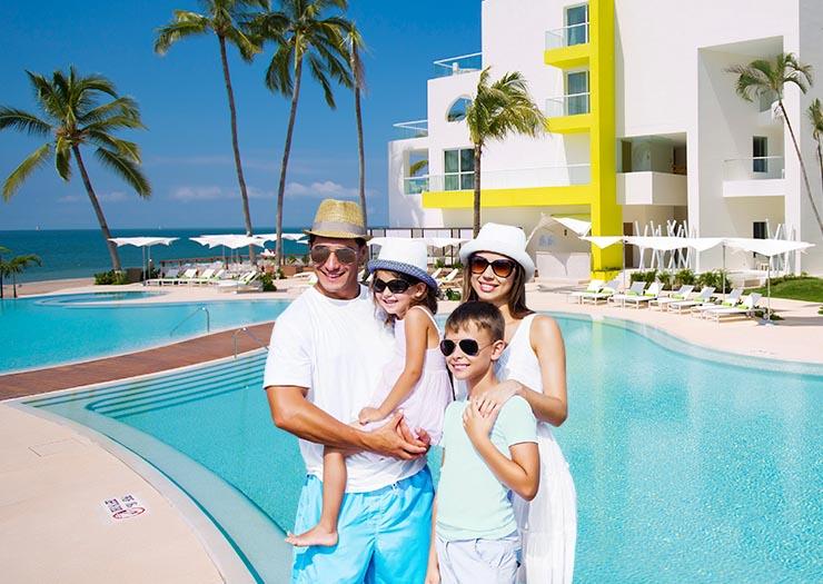 ¡EL INVIERNO SE DISFRUTA MÁS VIAJANDO! Krystal Grand® Puerto Vallarta ¡EL INVIERNO SE DISFRUTA MÁS VIAJANDO! Krystal Grand® Puerto Vallarta