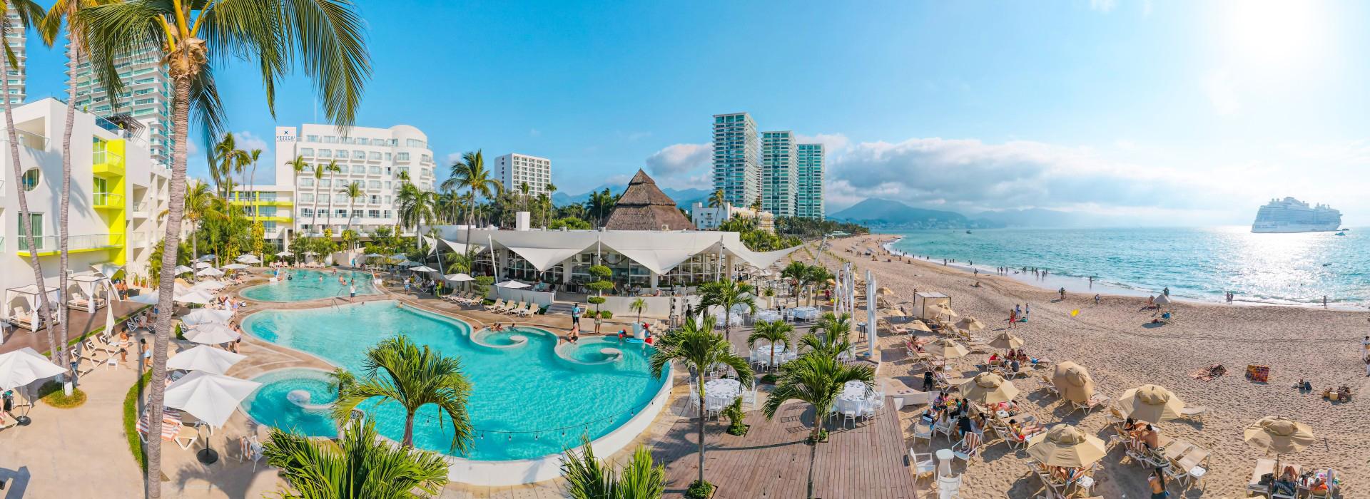 Krystal Grand® Puerto Vallarta Krystal Grand® Puerto Vallarta