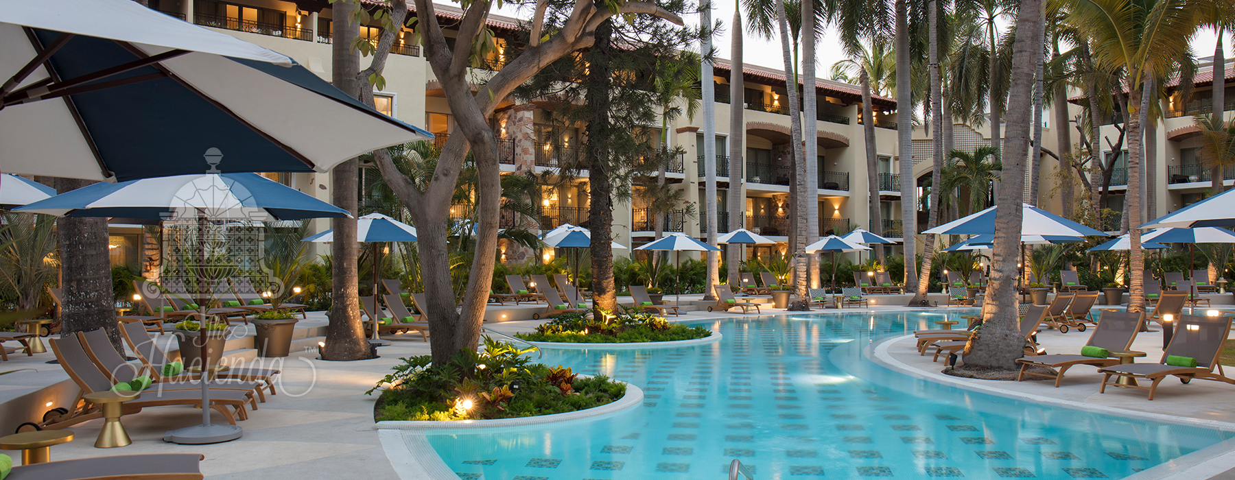 Krystal Grand® Puerto Vallarta Krystal Grand® Puerto Vallarta
