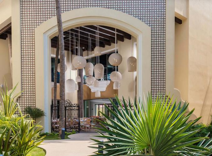 El Buffet Krystal Grand® Puerto Vallarta El Buffet Krystal Grand® Puerto Vallarta