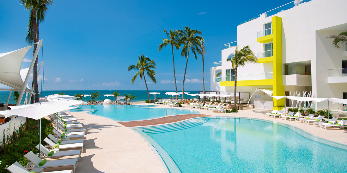 Piscinas Krystal Grand® Puerto Vallarta Piscinas Krystal Grand® Puerto Vallarta